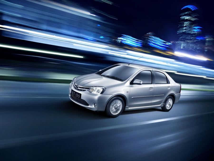  Toyota Etios 2011 года  (фото 8 из 10)